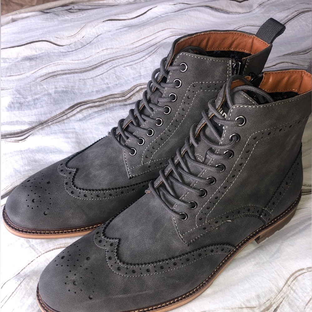 MADDEN by Steve Madden Rebbil Gray Suede boot new never worn